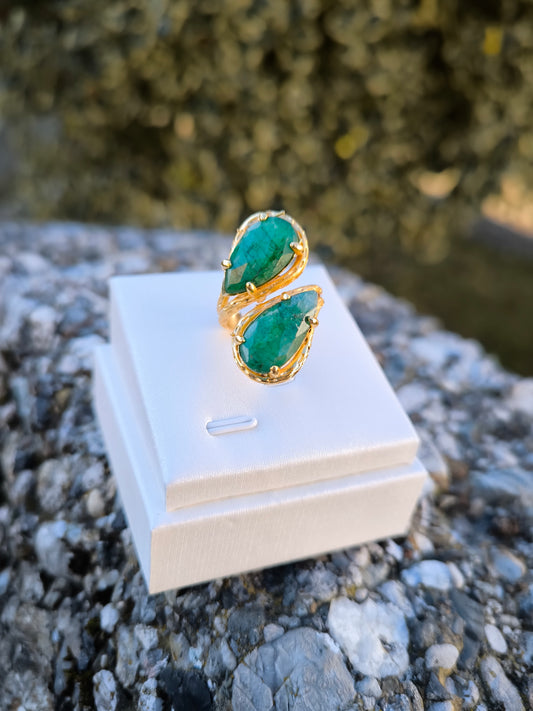 Anello in radice di smeraldo