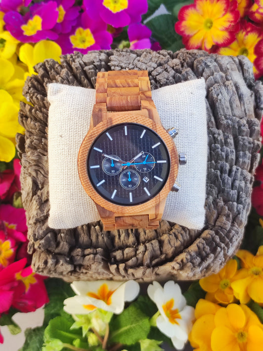 Orologio in legno d'ulivo